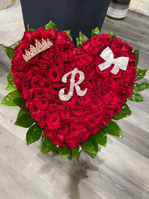 Medium standing heart💝