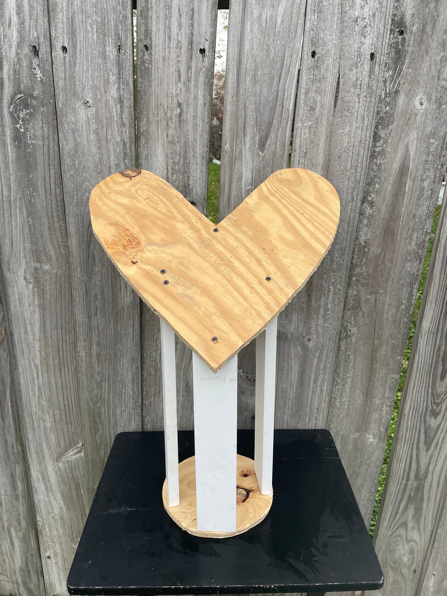 Medium standing heart💝