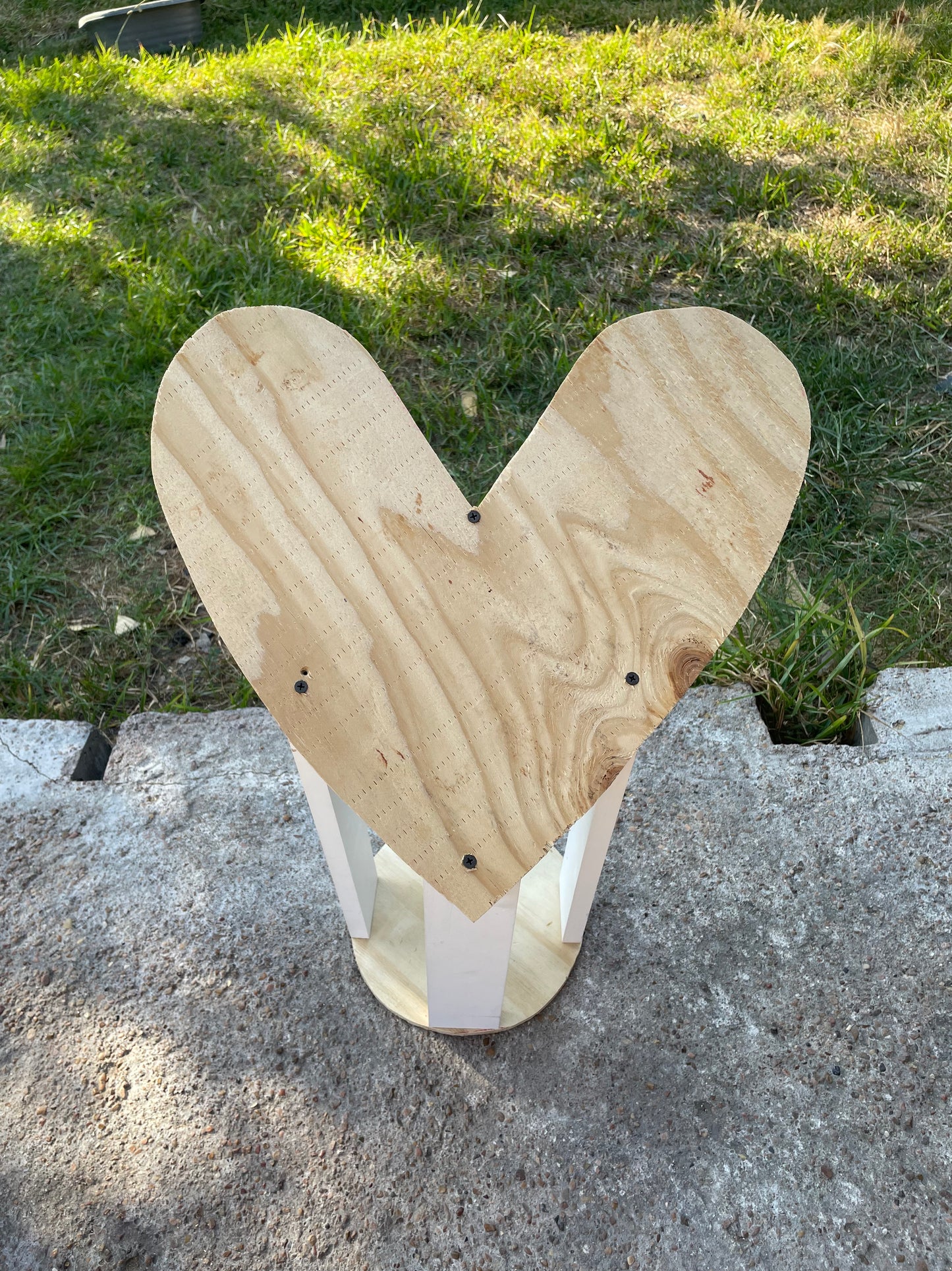 Medium standing heart💝